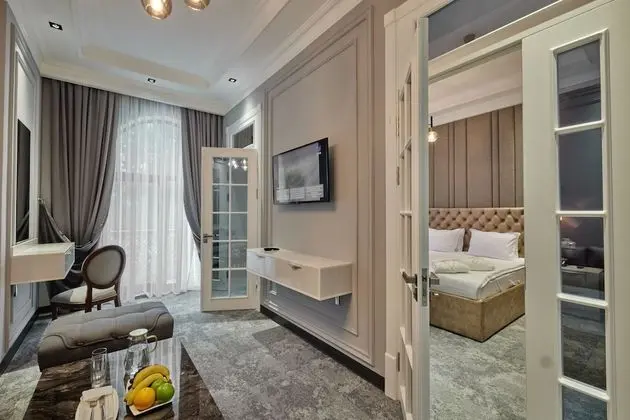 Luxury Tek Büyük Yataklı Oda