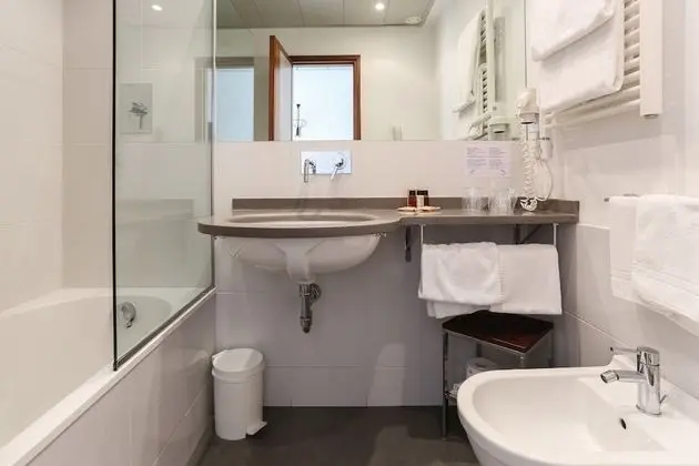 Tek Büyük Yataklı Oda, Bahçe Manzaralı