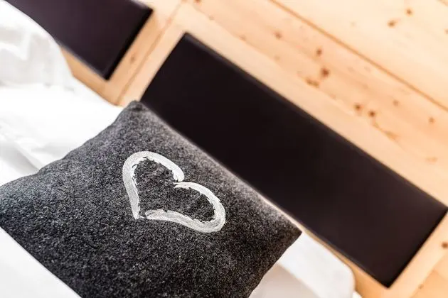 Comfort Tek Büyük veya İki Ayrı Yataklı Oda