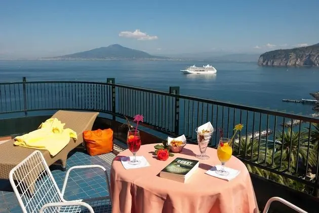 Junior Süit, Balkon, Deniz Manzaralı