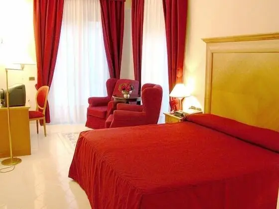 Junior Süit, Balkon, Kısmi Deniz Manzaralı