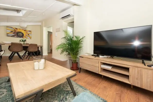 Continental Suite Sky