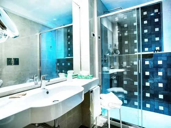 Superior Oda, 1 Çift Kişilik veya 2 Tek Kişilik Yatak, Balkon, Şehir Manzaralı