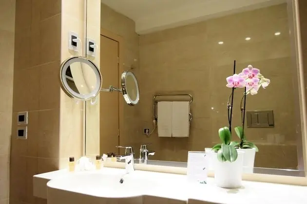 Superior Oda, 1 Çift Kişilik veya 2 Tek Kişilik Yatak, Balkon, Şehir Manzaralı