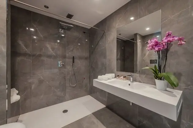 Superior Oda, 1 Çift Kişilik veya 2 Tek Kişilik Yatak, Balkon, Şehir Manzaralı