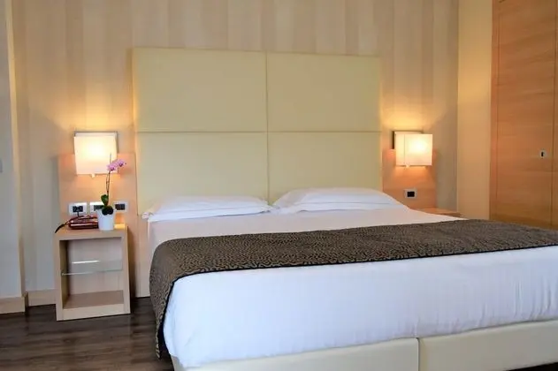 Superior Üç Kişilik Oda, 1 Yatak Odası, Balkon, Bahçe Manzaralı