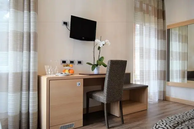 Superior Üç Kişilik Oda, 1 Yatak Odası, Balkon, Bahçe Manzaralı