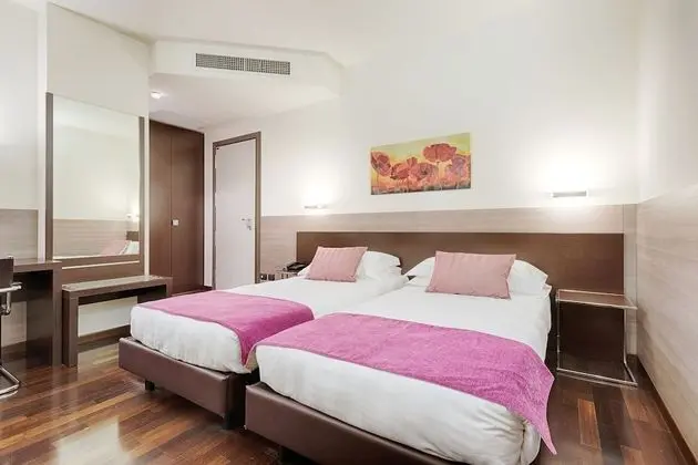 Classic Tek Büyük Yataklı Oda