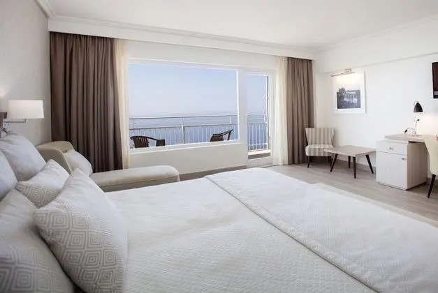Superior Tek Büyük Yataklı Oda, Balkon, Deniz Manzaralı (2 adults)