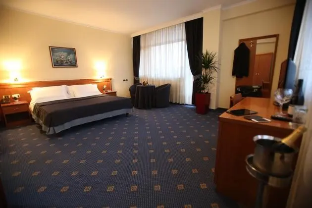 Üçlü Standard