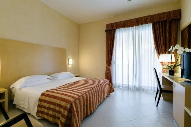 Superior Tek Büyük Yataklı Oda, Balkon, Şehir Manzaralı