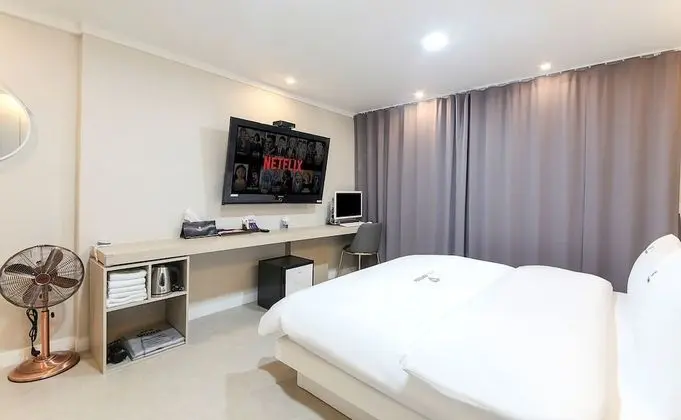 Deluxe Tek Büyük Yataklı Oda