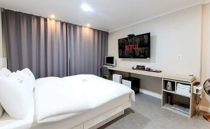 Standard Tek Büyük Yataklı Oda