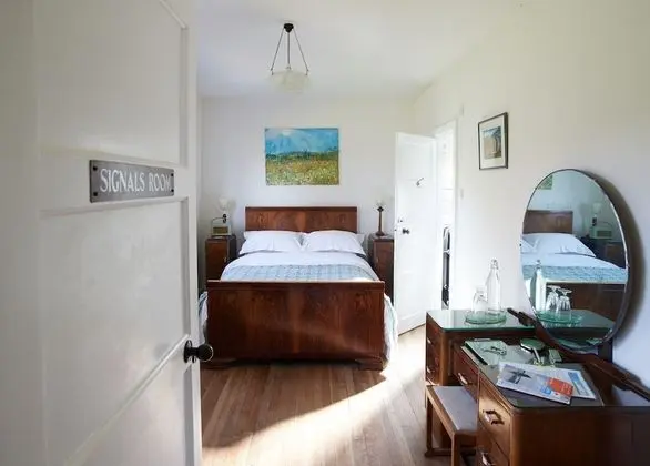 Signals Room ( Garden View )