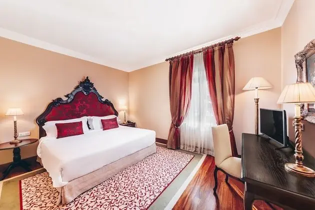 Deluxe Room (Convent)