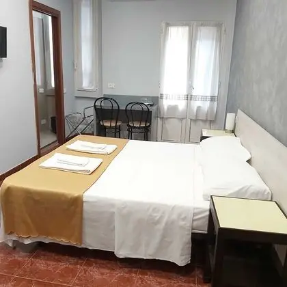 Üç Kişilik Oda