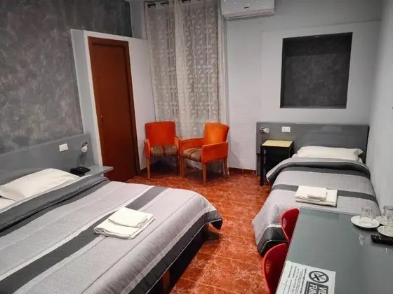 Üç Kişilik Oda