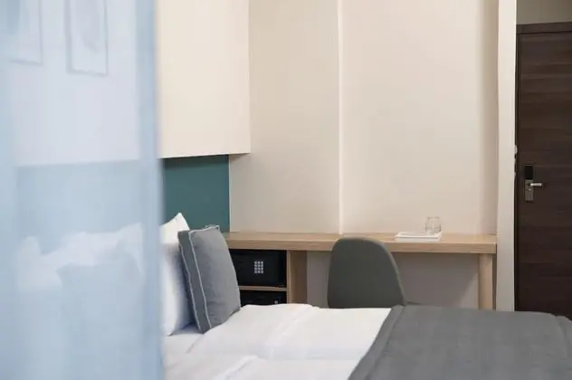 Family Oda (Interconnecting)