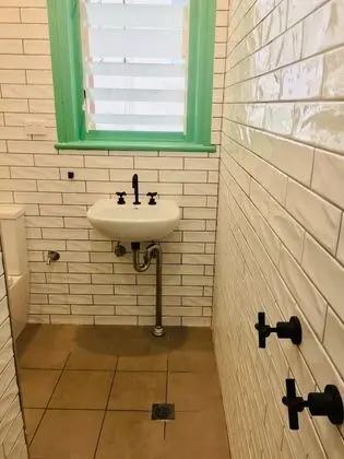 Basic İki Ayrı Yataklı Oda, Ortak Banyo