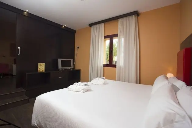 Junior Süit (2 Adults + 1 Child)