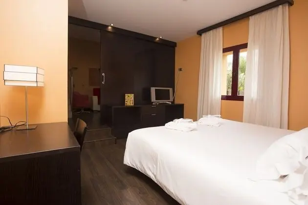 Junior Süit (2 Adults + 2 Children)