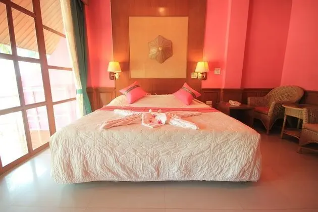 Deluxe Tek Büyük Yataklı Oda, Balkon, Denize Sıfır