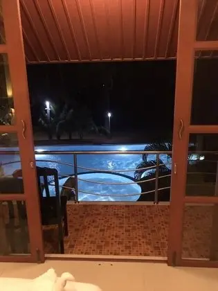 Deluxe Tek Büyük Yataklı Oda, Balkon, Denize Sıfır