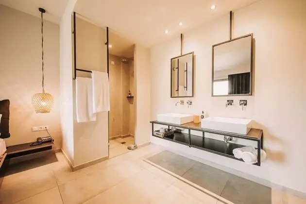 Large Double Room