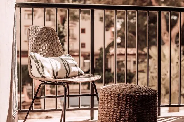 1 Çift Kişilik Veya 2 Tek Kişilik Yatak Pool View