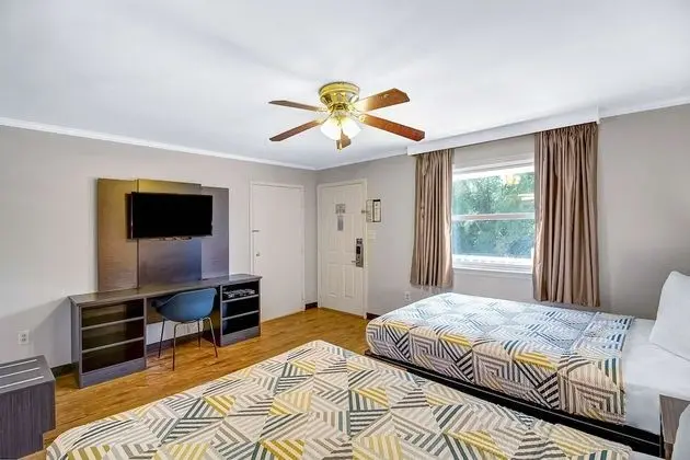 Standard Oda, 2 Çift Kişilik Yatak, Engellilere Uygun, Sigara İçilebilir