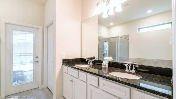 Villa (5445 Luxury 6 Bedroom 4.Bath  Home Wi)
