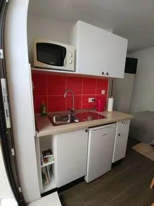 Cute Cottage with Terrace