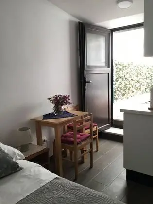 Cute Cottage with Terrace