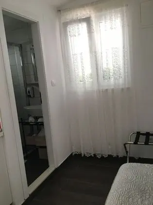 Cute Cottage with Terrace