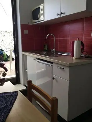 Cute Cottage with Terrace