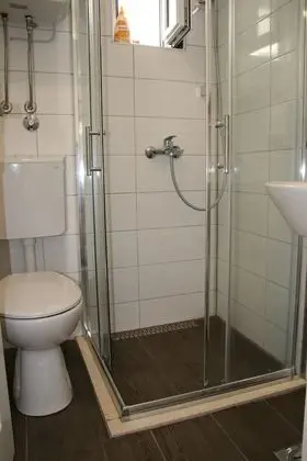 Cute Cottage with Terrace