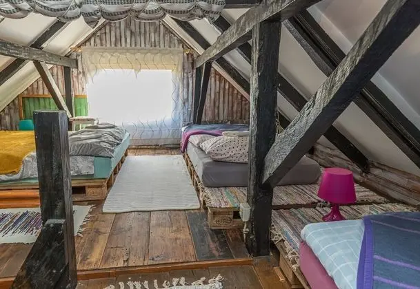 Family Ev, 1 Çift Kişilik Yatak ve Çekyat, Bahçeli (Cool Shack Premar With Wi-Fi & Smart)