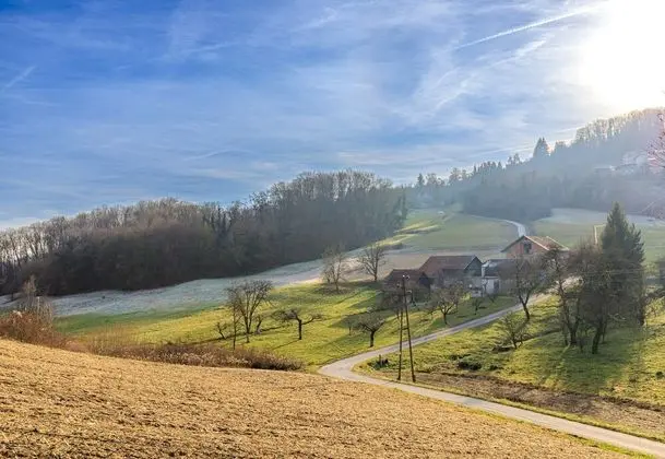 Family Ev, 1 Çift Kişilik Yatak ve Çekyat, Bahçeli (Cool Shack Premar With Wi-Fi & Smart)