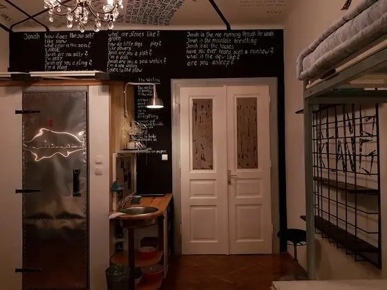 Apart Daire (Kling Klang)