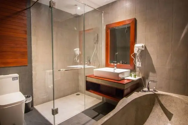 Deluxe Tek Büyük Yataklı Oda, Balkon