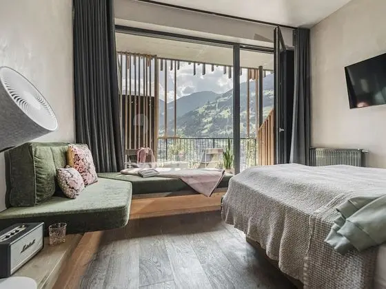 Junior Tek Büyük Yataklı Oda