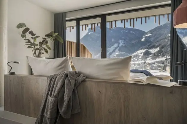 Junior Tek Büyük Yataklı Oda