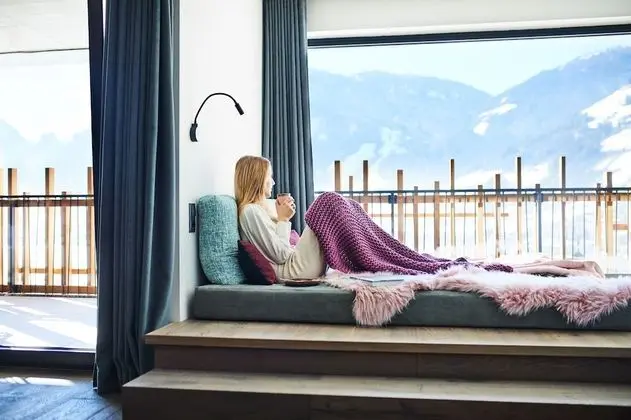 Junior Tek Büyük Yataklı Oda