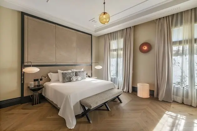 Premium Tek Büyük Yataklı Oda