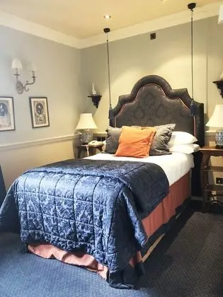 Basic Tek Büyük Yataklı Oda (small, cosy, 3/4 bed)