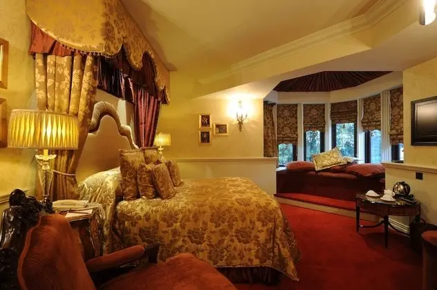 Luxury Tek Büyük Yataklı Oda
