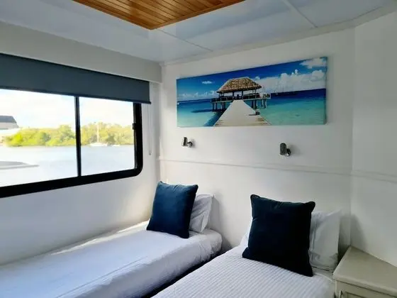 Luxury Karavan, 4 Yatak Odası, Nehir Manzaralı (Blue Sky)
