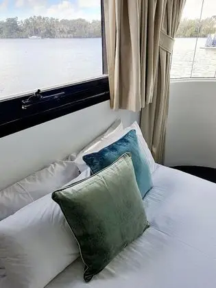 Luxury Karavan, 4 Yatak Odası, Nehir Manzaralı (The Prestige)