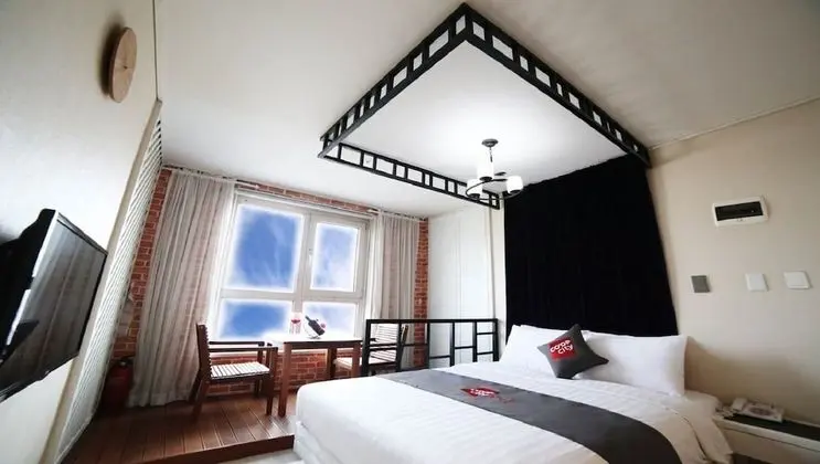 Deluxe Tek Büyük Yataklı Oda