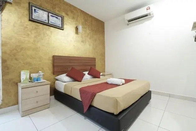 Deluxe Queen Room